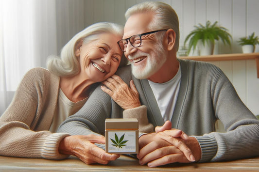 Älteres Paar mit einer Schachtel Cannabis