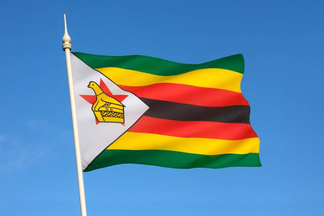 Flagge von Simbabwe weht